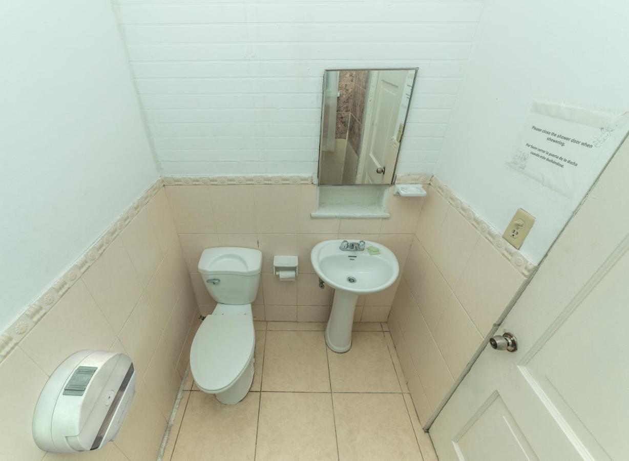 Hostal Amador Familiar パナマ・シティー エクステリア 写真